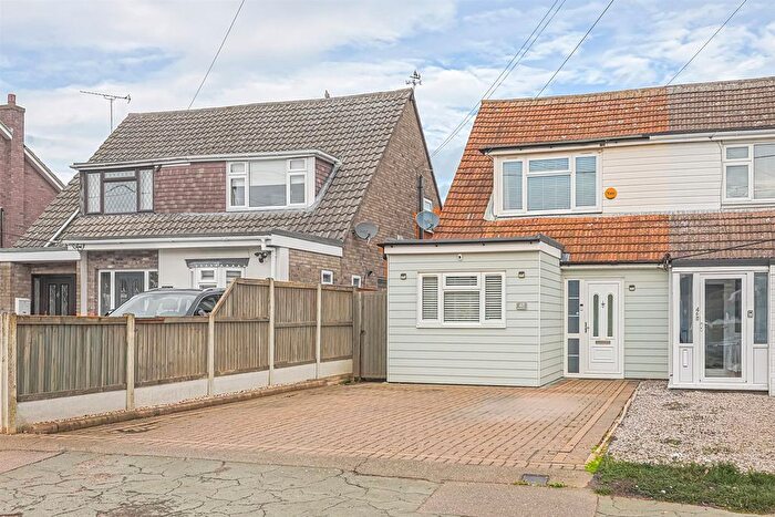 3 Bedroom Semi Detached House For Sale In Windermere Avenue, Hullbridge, Essex, SS5