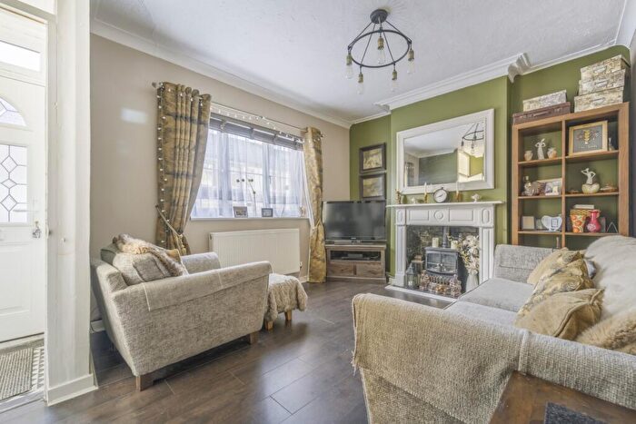 3 Bedroom House For Sale In Morrison Street, Swindon, SN2