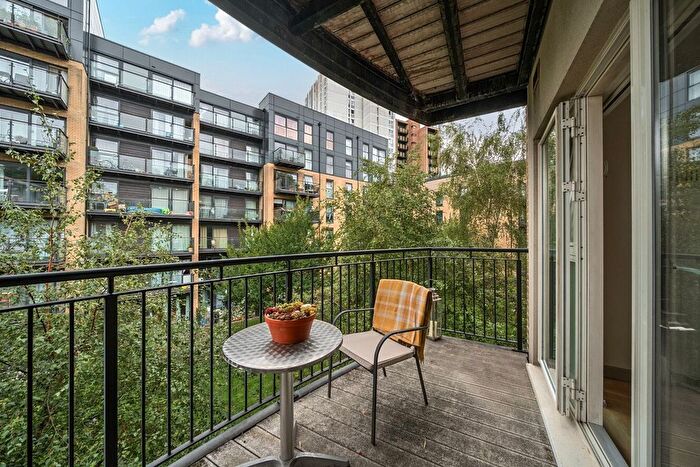 2 Bedroom Flat To Rent In Kennington Road, London, SE11