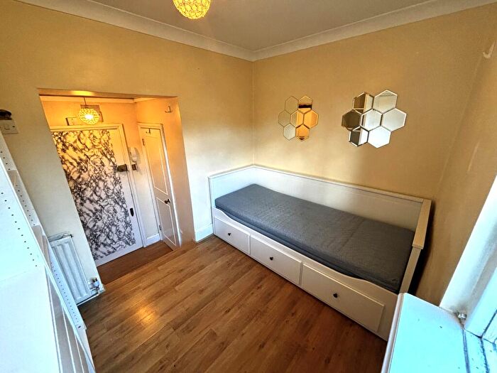 Apartment To Rent In Finborough Road, London, SW10