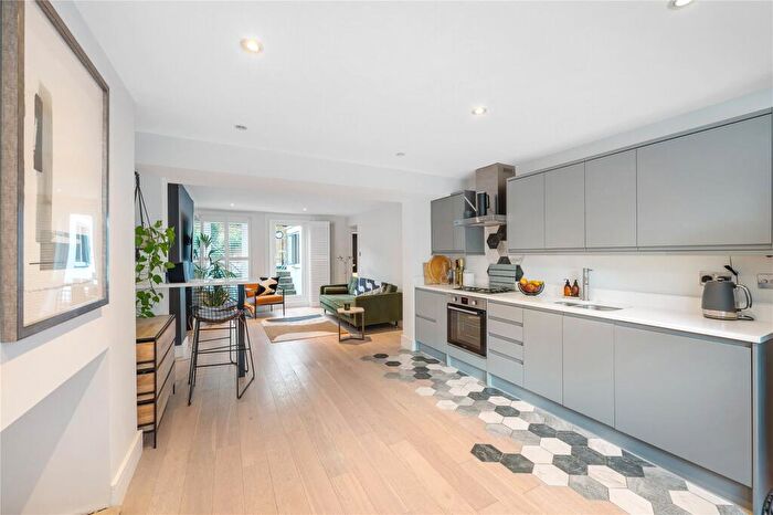 2 Bedroom Flat For Sale In Spenser Road, London, SE24