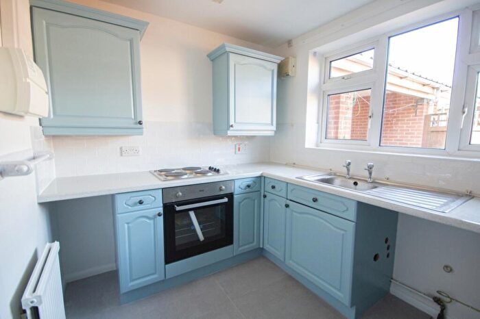 2 Bedroom Detached Bungalow To Rent In Parkfields Drive, Derby, Derbyshire, DE22