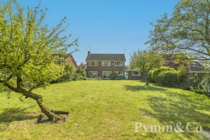 4 Bedroom Detached House For Sale In Meadow Drive, Hoveton, NR12