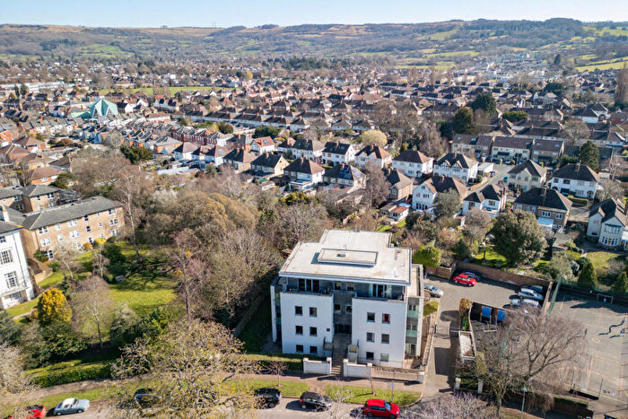 2 Bedroom Flat For Sale In Pittville Circus Road, Cheltenham, GL52
