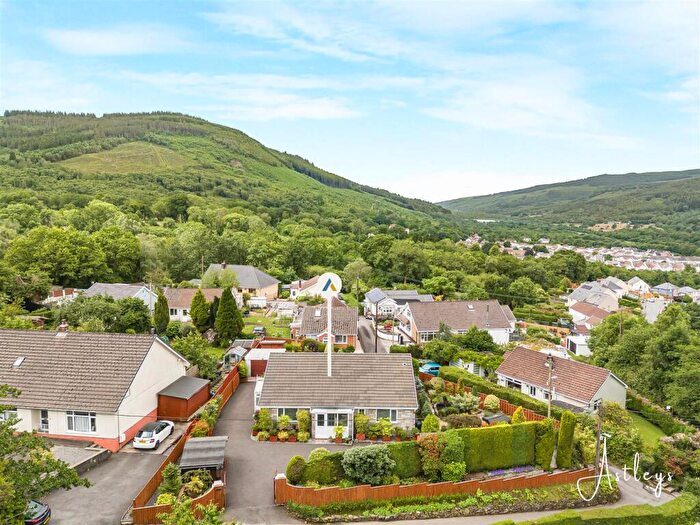 4 Bedroom Detached Bungalow For Sale In Parish Road, Cwmgwrach, Neath, SA11