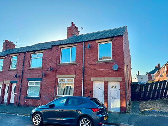 3 Bedroom Flat To Rent In Ravensworth Street, Wallsend, NE28