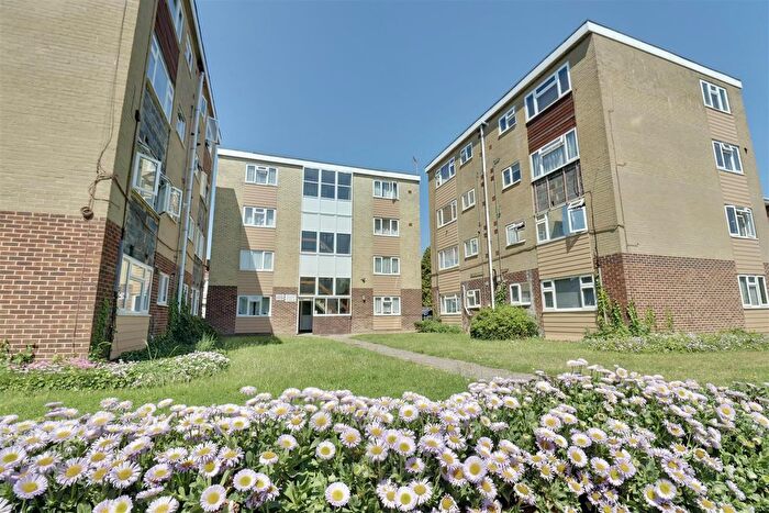 1 Bedroom Flat To Rent In Megan Court, Dorking Crescent, Portsmouth, PO6