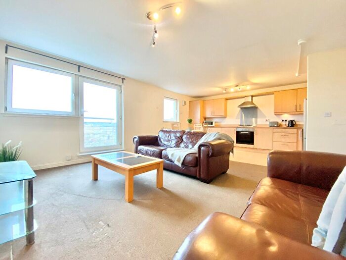 2 Bedroom Flat To Rent In Curle Street, Scotstoun, Glasgow, G14
