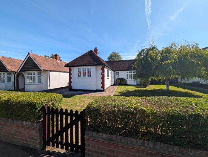 3 Bedroom Bungalow For Sale In Redhoods Way West, Letchworth Garden City, SG6