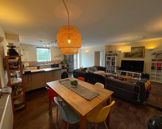 3 Bedroom Terraced House To Rent In Fore Street, Exeter, Devon, EX1