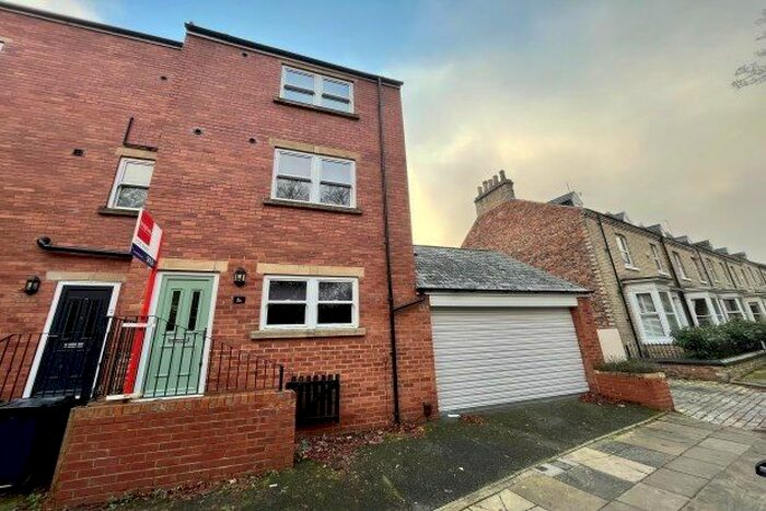 2 Bedroom Property To Rent In Harewood Terrace, Darlington, DL3