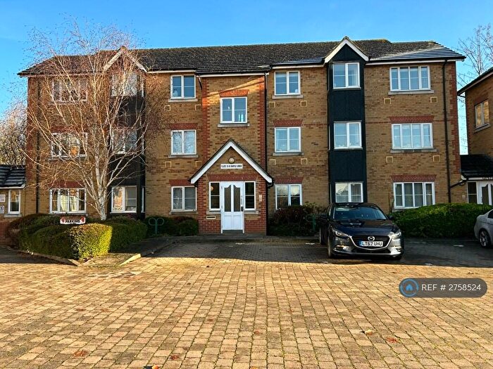 2 Bedroom Flat To Rent In Riversmeet, Hertford, SG14