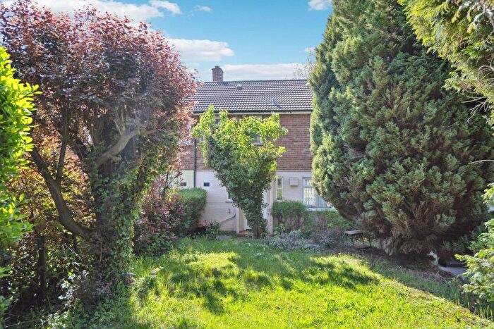 3 Bedroom Semi-Detached House For Sale In Park Avenue, North Bushey, WD23