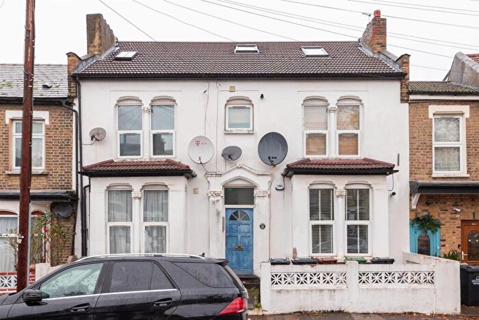 2 Bedroom Flat To Rent In Westdown Road, Leyton, E15