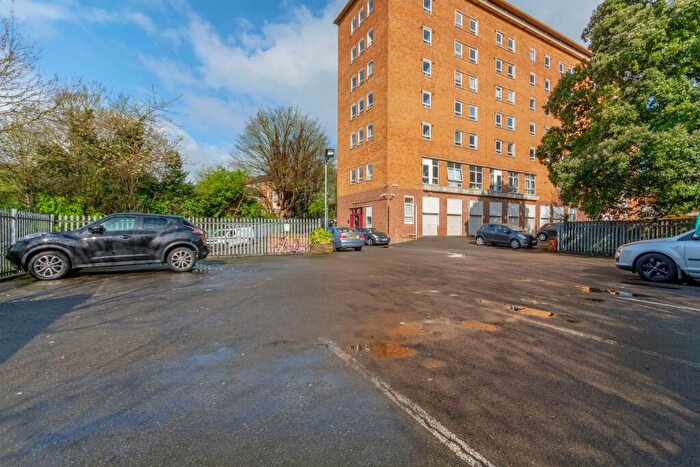 2 Bedroom Apartment For Sale In The New Alexandra Court, Woodborough Road, Nottingham, Nottinghamshire, NG3