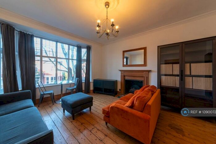 3 Bedroom Flat To Rent In Burlington Road, Nottingham, NG5