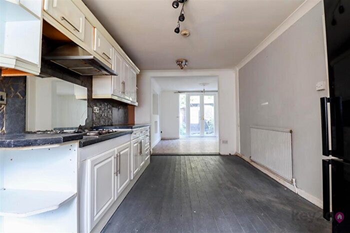 3 Bedroom Terraced House For Sale In Shortbrook Close, Westfield, Sheffield, S20