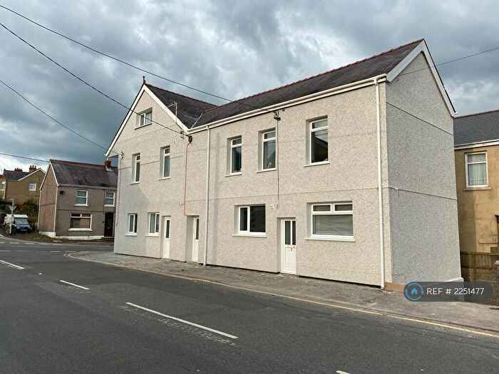 1 Bedroom Flat To Rent In Bridge Street, Penygroes, Llanelli, SA14