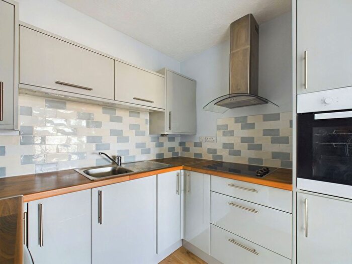 1 Bedroom Flat For Sale In Penrith Court, Broadwater Street East, Worthing, BN14