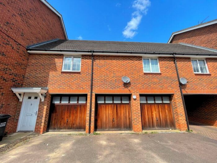 3 Bedroom Coach House To Rent In Dragon Road, Hatfield, AL10