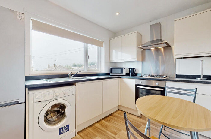 3 Bedroom Apartment To Rent In Marsden Road, BA2