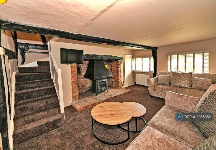 3 Bedroom Semi-Detached House To Rent In High Street, Roxton, Bedford, MK44