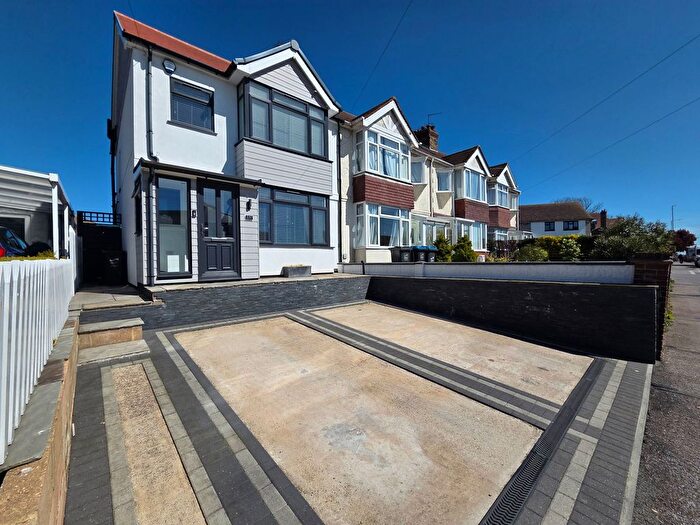 4 Bedroom End Of Terrace House For Sale In Margate Road, Ramsgate, CT12