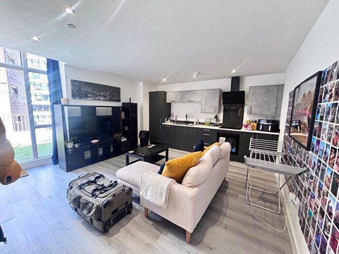 1 Bedroom Apartment To Rent In George Street, Hull, HU1