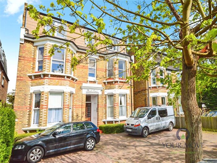 1 Bedroom Flat To Rent In Flat Maple Court The Avenue, Surbiton, Surrey, KT5