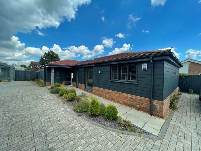 3 Bedroom Bungalow For Sale In Merchant Lane, Cranfield, Bedford, MK43