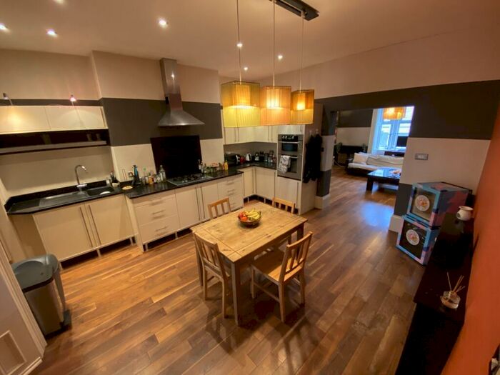 2 Bedroom Apartment To Rent In Akenside Terrace, Jesmond, NE2