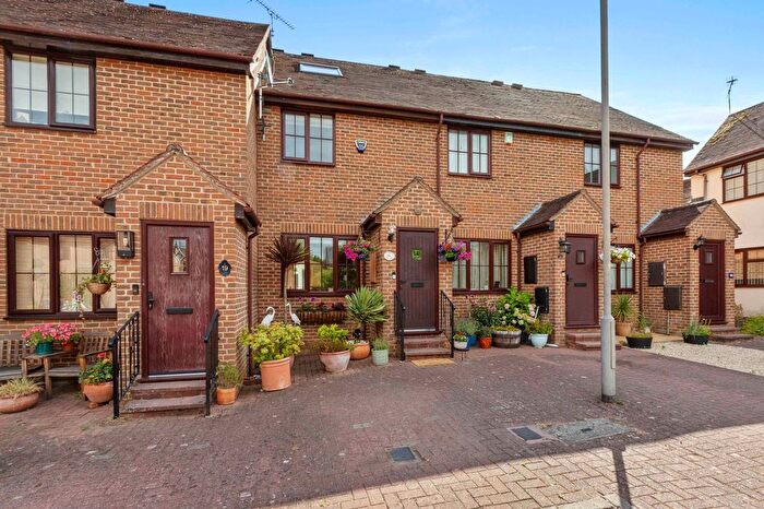 3 Bedroom Terraced House For Sale In Old Town Close, Beaconsfield, HP9