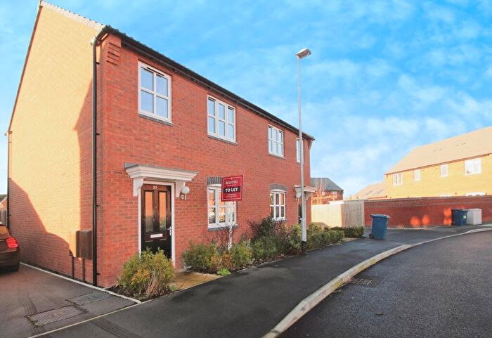 3 Bedroom Semi-Detached House To Rent In Autumn Close, West Bridgford, NG2