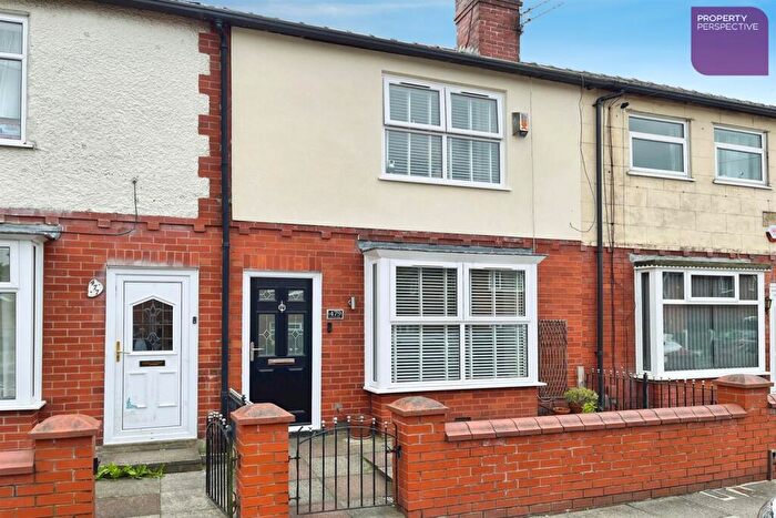 2 Bedroom Terraced House For Sale In Lynton Road, BL3
