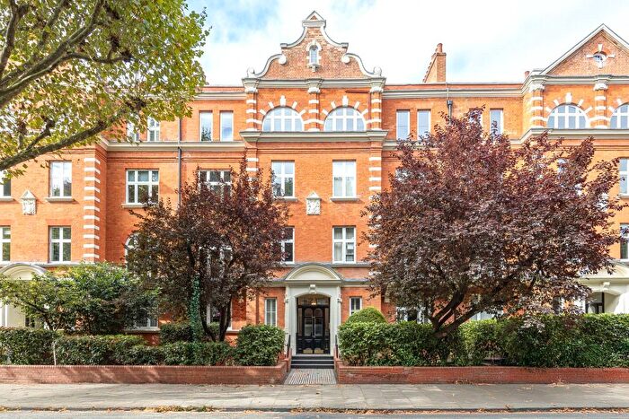 2 Bedroom Flat For Sale In Randolph Avenue, Little Venice, London, W9