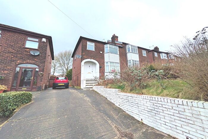 3 Bedroom Semi Detached House To Rent In Sandringham Road, Bredbury, Stockport, SK6