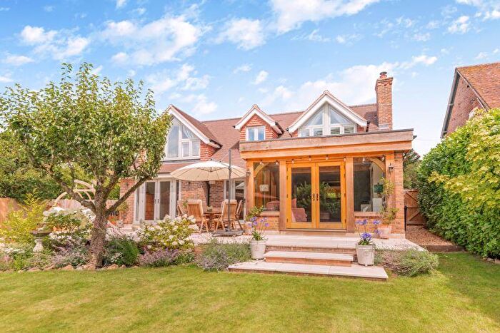 4 Bedroom Detached House For Sale In Abinger Lane, Abinger Common, RH5