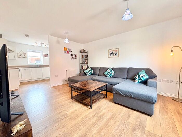 2 Bedroom Flat For Sale In Santa Cruz Avenue, Bletchley, MK3