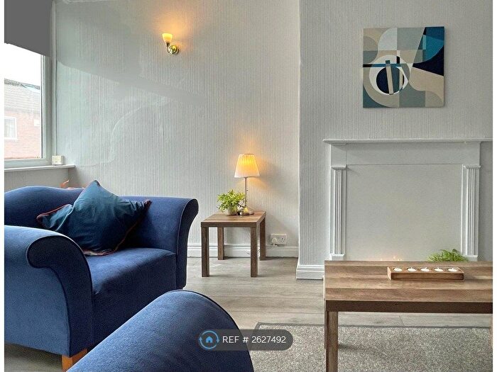 Studio To Rent In Hawksworth Grove, Leeds, LS5