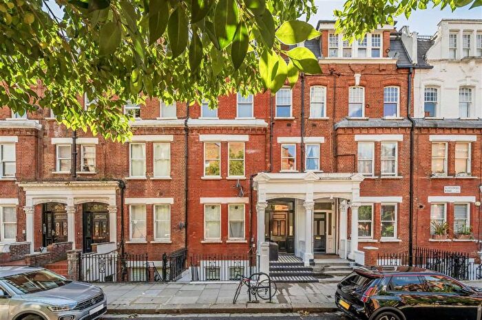 2 Bedroom Flat For Sale In Gledstanes Road, Barons Court, W14