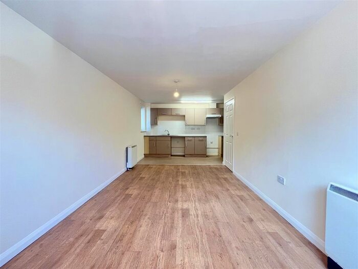 2 Bedroom Flat To Rent In The Waterfront, Hertford, SG14