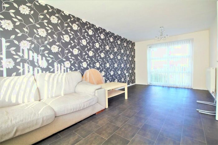 2 Bedroom Apartment To Rent In Ashwood Road, Potters Bar, EN6