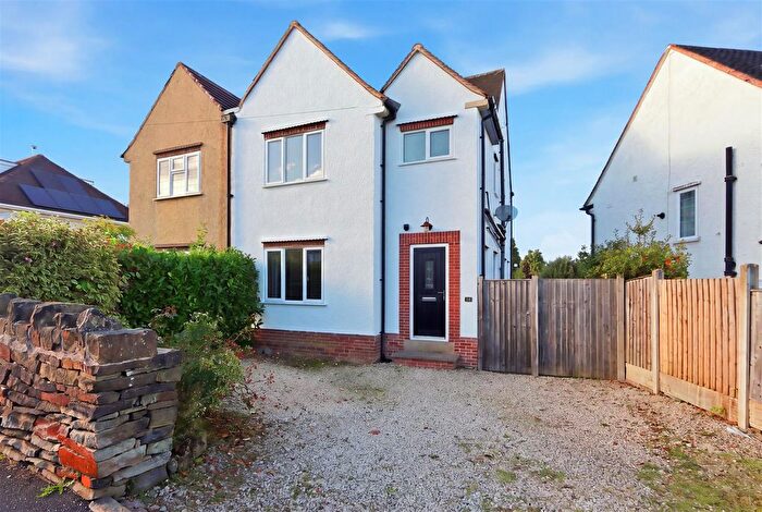 3 Bedroom Semi-Detached House For Sale In Walgrove Road, Chesterfield, S40
