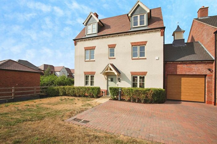 4 Bedroom Detached House For Sale In Chatton Close, Houlton, Rugby, CV23