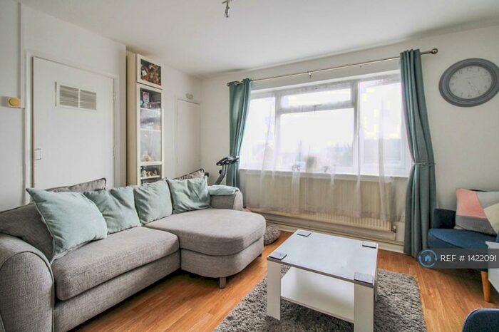 1 Bedroom Flat To Rent In Spinney, Slough, SL1