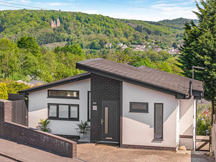 4 Bedroom Detached House To Rent In Cae'r Graig, Radyr, Cardiff, CF15