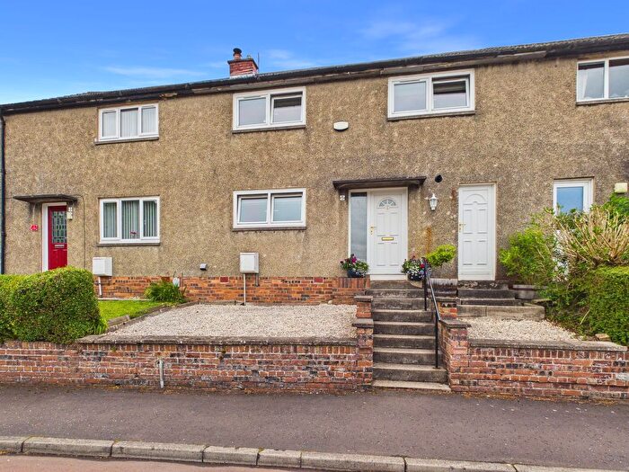 3 Bedroom Terraced House For Sale In The Glebe, Lanark, ML11