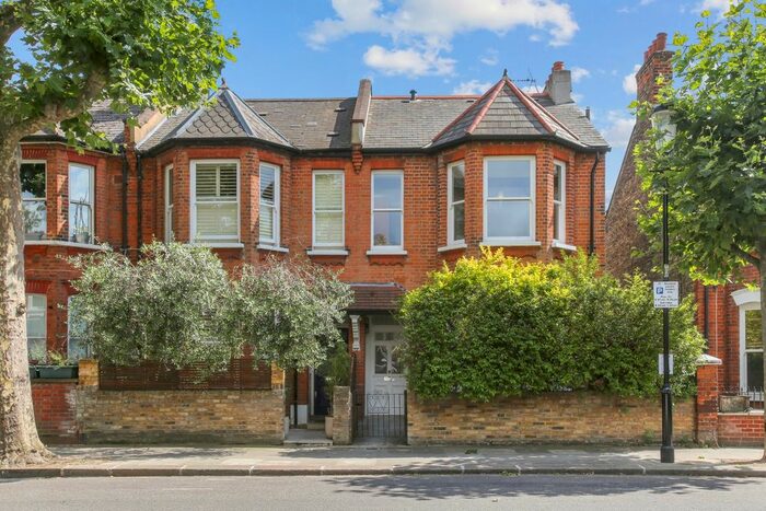 4 Bedroom Semi-Detached House To Rent In Oxford Gardens, London, W10