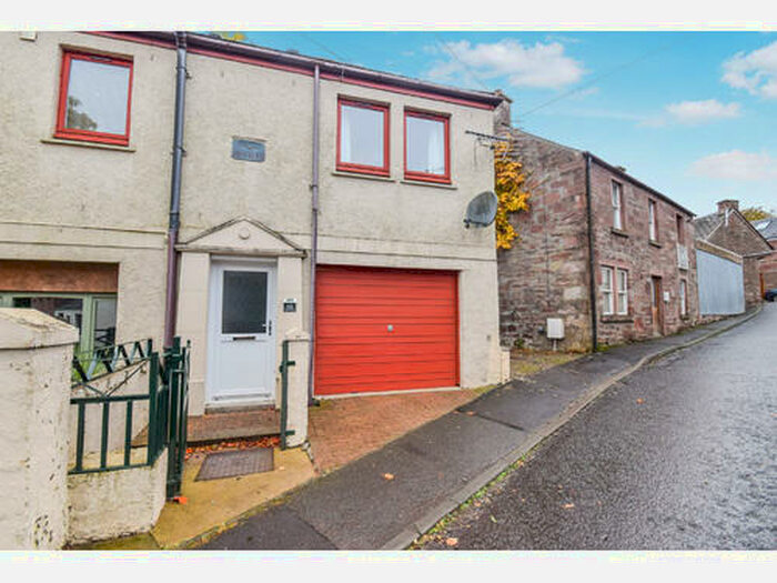 2 Bedroom Flat To Rent In Lower Bank Street, Alyth, PH11