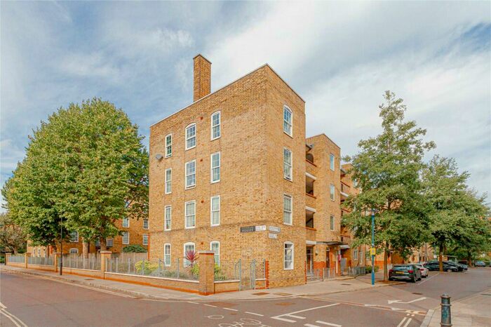 3 Bedroom Flat To Rent In Bowman House, Nuttall Street, N1